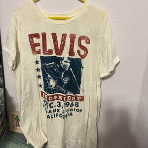 Torrid Elvis Size 3 graphic T